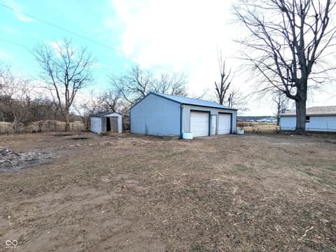 Photo of 8249 Lake Road, Indianapolis, IN