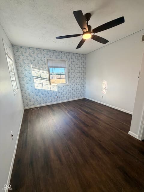 Photo of 660 E Bonebrake Road, Veedersburg, IN