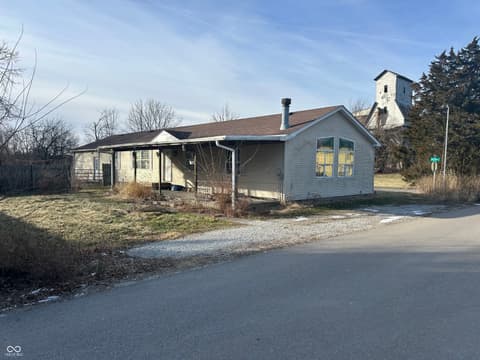 5313 W County Road 700 N