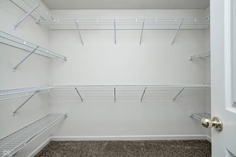 Walk In Closets — 7440 Oakview Drive, Avon, IN