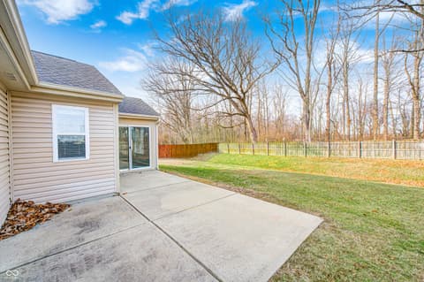 Yard at 7440 Oakview Drive, Avon, IN