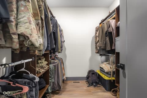Walk In Closets — 205 Woods Trail, Nashville, IN
