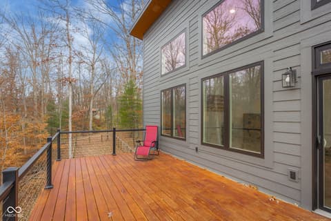 Outdoor living area at 205 Woods Trail, Nashville, IN