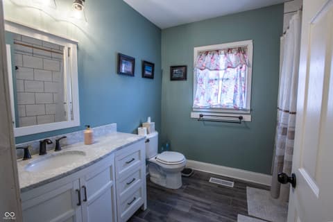 Photo of 826 E Pleasant Run Parkway North Drive, Indianapolis, IN