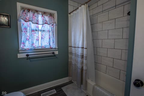 Photo of 826 E Pleasant Run Parkway North Drive, Indianapolis, IN
