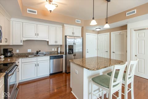 Kitchen at 20971 Shoreline Court, Noblesville, IN