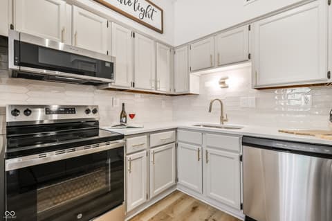 Photo of 8060 Castle Farms Court, Indianapolis, IN