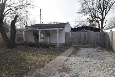 Garage at 502 S State Street, Greenfield, IN