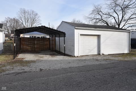 Garage at 502 S State Street, Greenfield, IN