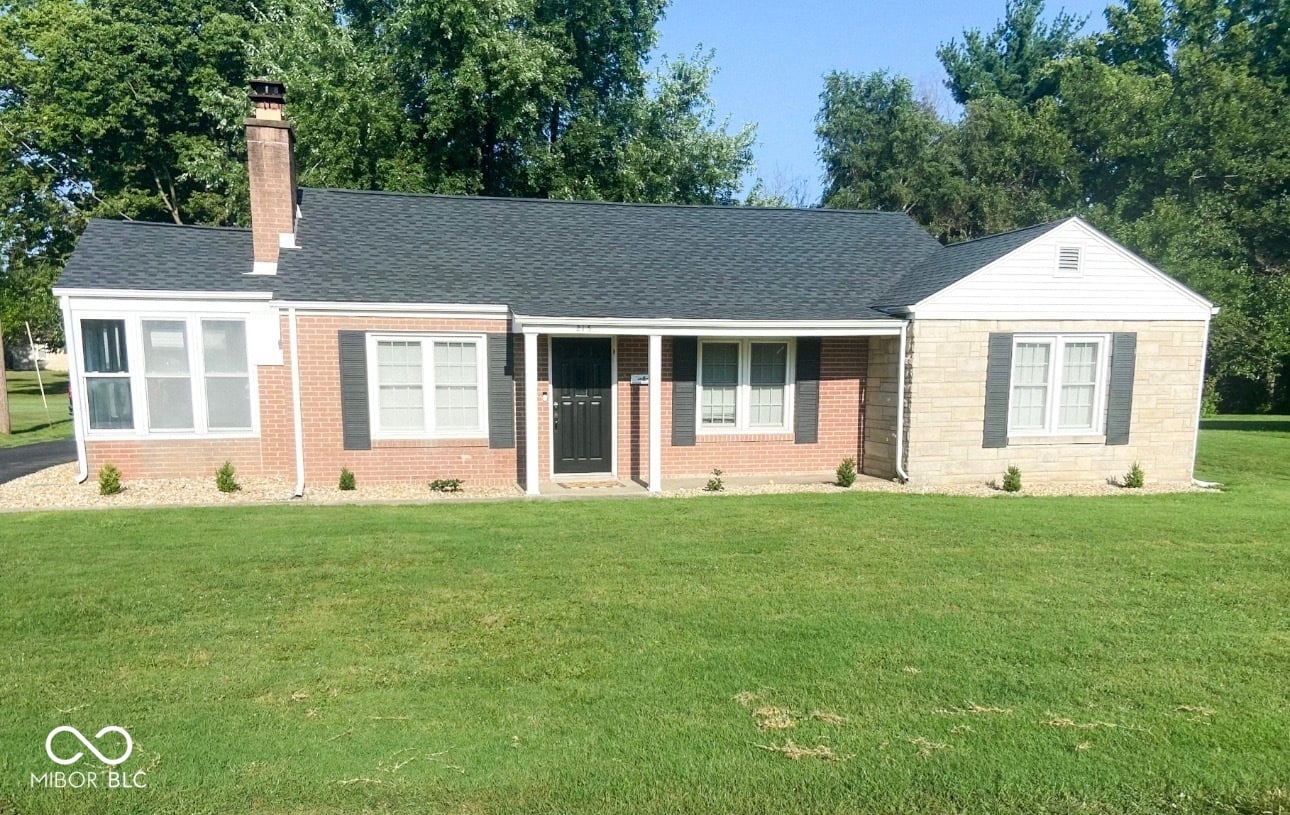 Photo of 215 Sharan Drive, Brownstown, IN