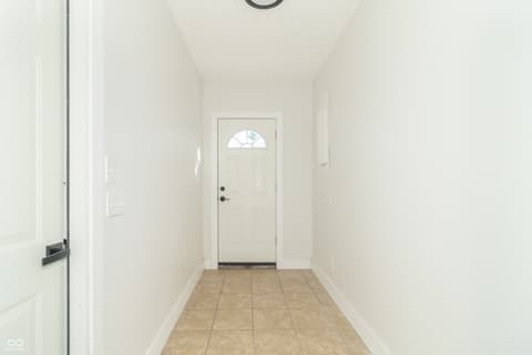Foyer at 1127 Hickory Lane, New Castle, IN