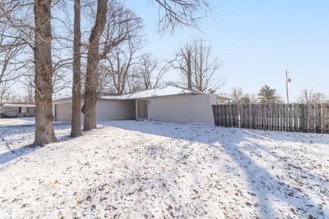 Front exterior at 1127 Hickory Lane, New Castle, IN