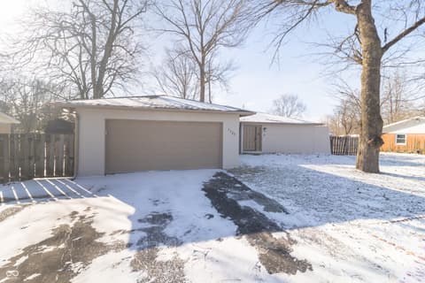Front exterior at 1127 Hickory Lane, New Castle, IN