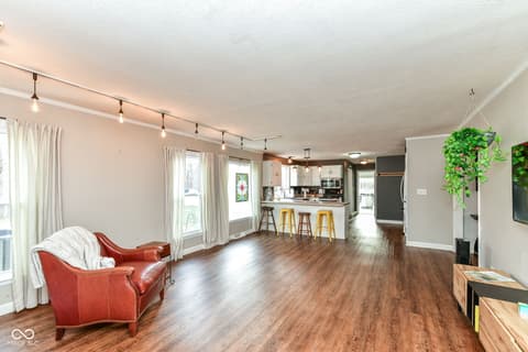 Photo of 6817 W Forest Brook Drive, Fountaintown, IN