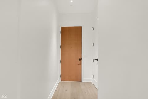 Photo of 877 N East Street, Indianapolis, IN