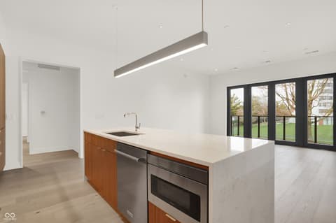 Photo of 877 N East Street, Indianapolis, IN