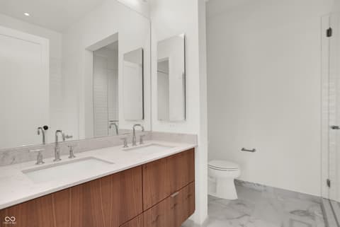 Photo of 877 N East Street, Indianapolis, IN