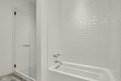 Photo of 877 N East Street, Indianapolis, IN