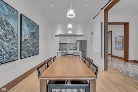 Photo of 877 N East Street, Indianapolis, IN