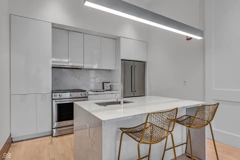 Photo of 877 N East Street, Indianapolis, IN