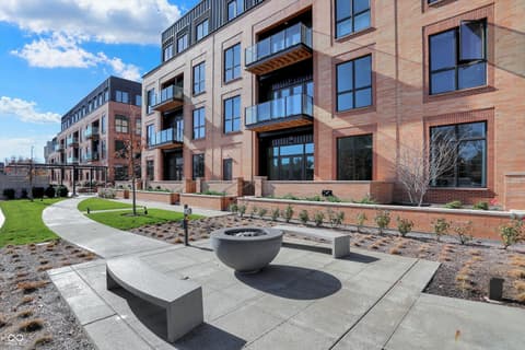 Photo of 877 N East Street, Indianapolis, IN
