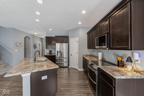 Photo of 7158 Lakeland Trails Boulevard, Indianapolis, IN