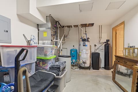 Garage at 8277 E Lake Shore Drive, Rockville, IN