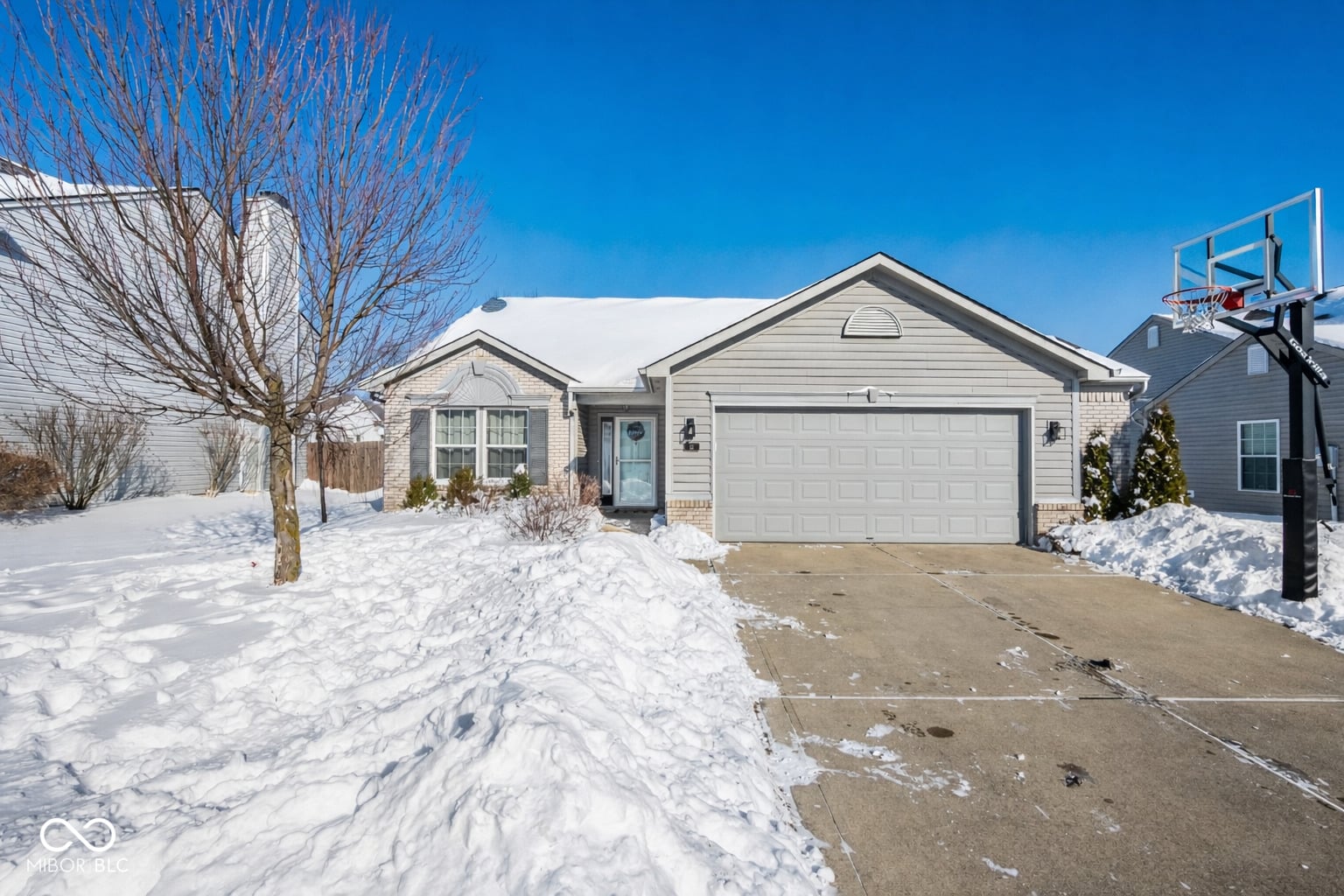 Photo of 32 Fillmore Way, Westfield, IN