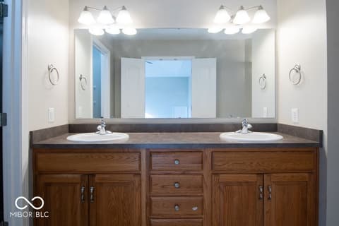 Photo of 5263 Brooks Bend, Greenwood, IN