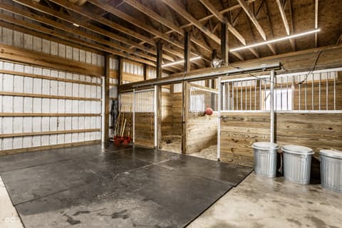 Barn — 5158 N 1000 W, Thorntown, IN