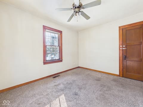 Photo of 17 W 40th Street, Anderson, IN