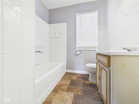 Photo of 17 W 40th Street, Anderson, IN