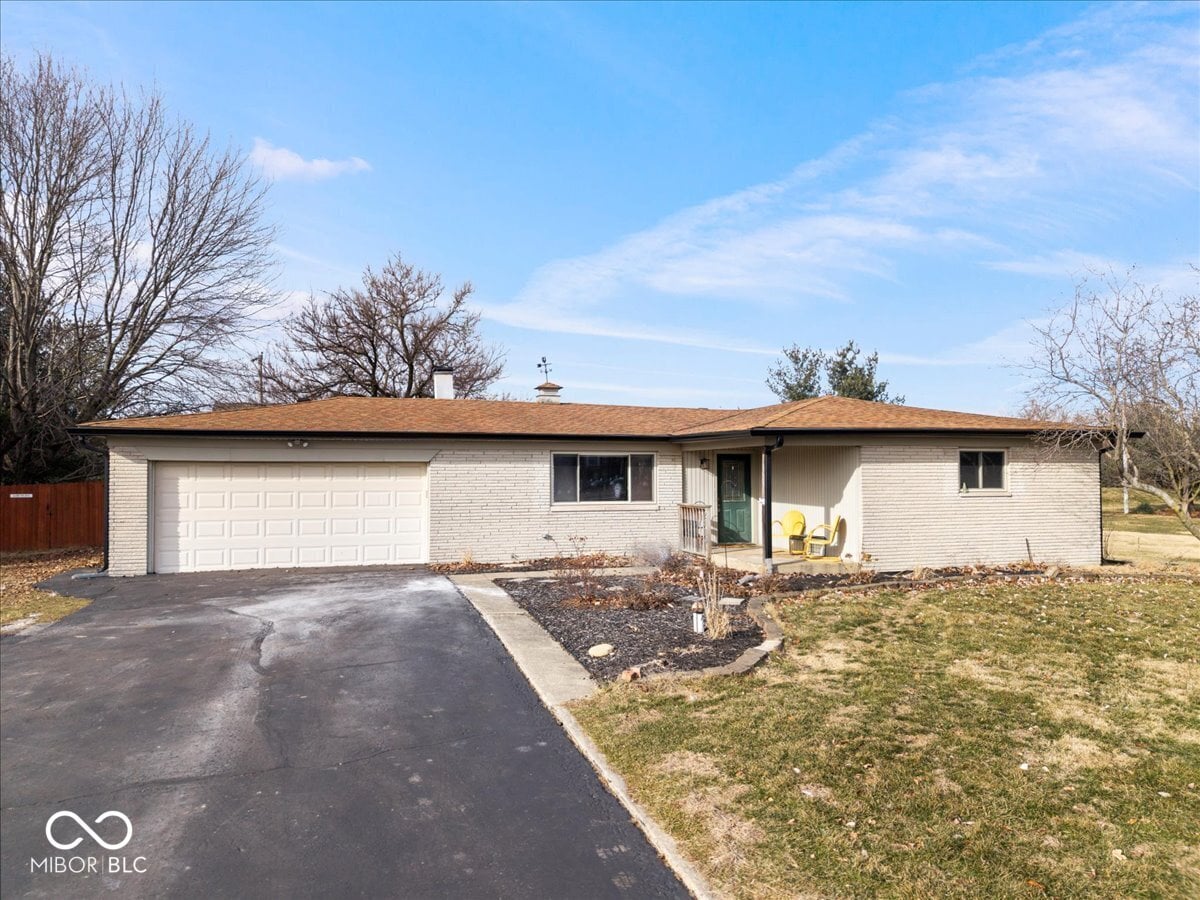 Photo of 2114 N County Road 800 E, Avon, IN