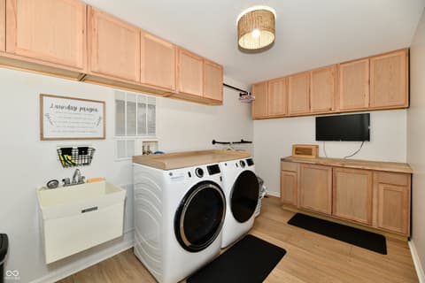 Photo of 653 Featherstone Drive, Westfield, IN