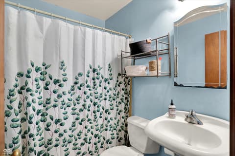 Photo of 7536 Lindenwood Drive, Indianapolis, IN