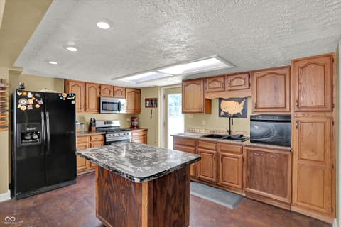 Photo of 7536 Lindenwood Drive, Indianapolis, IN