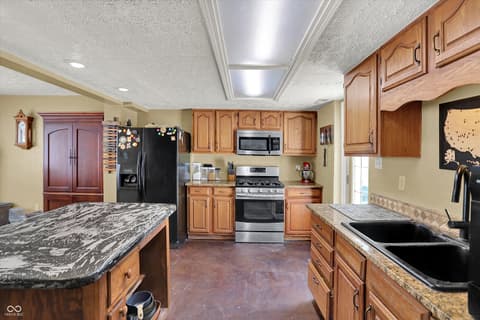 Photo of 7536 Lindenwood Drive, Indianapolis, IN