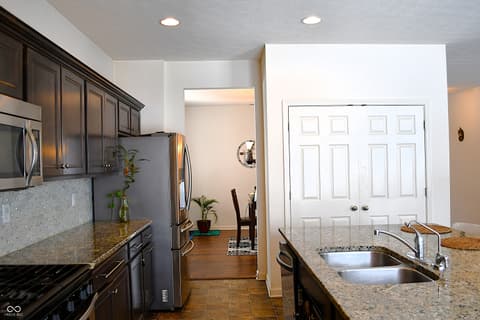 Photo of 1922 Lakecrest Drive, Columbus, IN