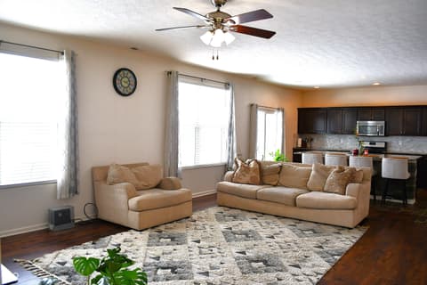 Photo of 1922 Lakecrest Drive, Columbus, IN