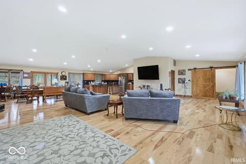 Living room at 7020 E County Road 581 N, Albany, IN
