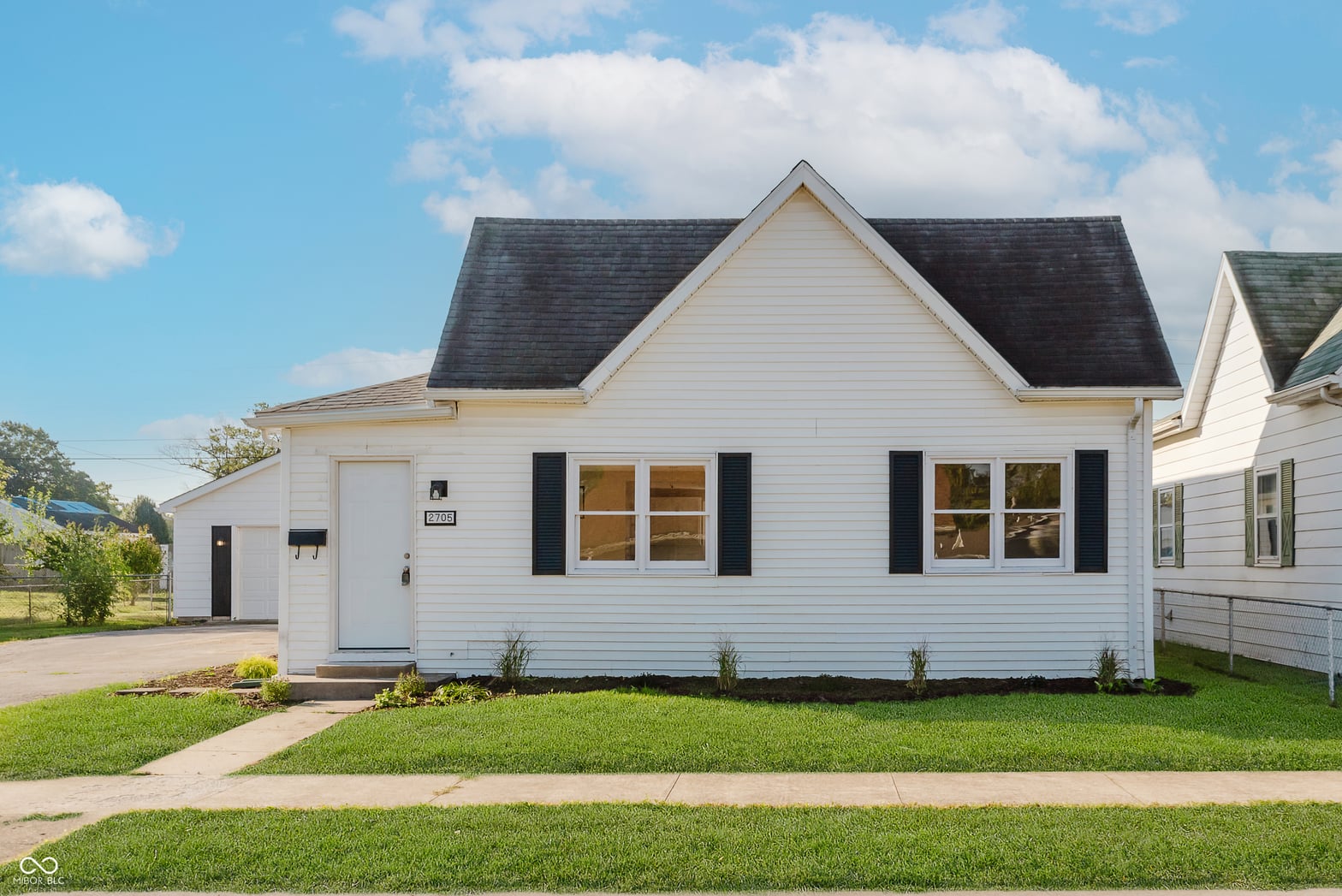 Front exterior at 2705 S B Street, Elwood, IN