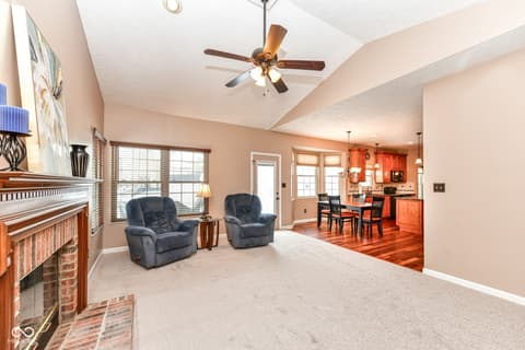Family room at 13190 Knollwood Place, Fishers, IN