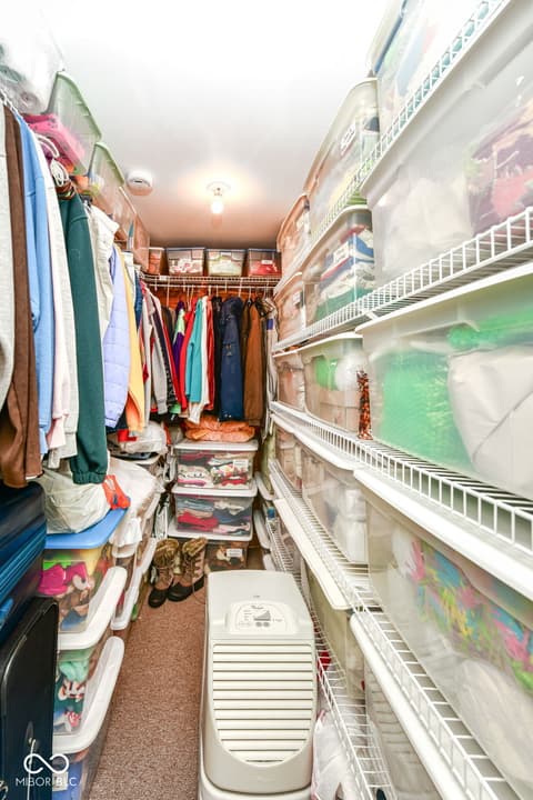 Closet — 13190 Knollwood Place, Fishers, IN