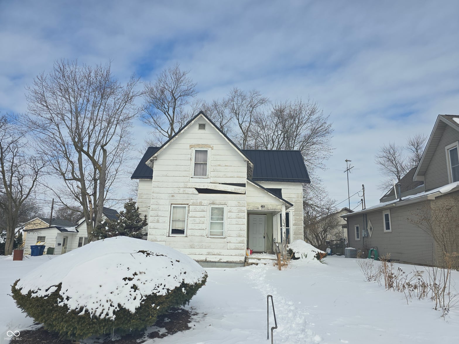 Front exterior at 401 W 3rd Street, Sheridan, IN