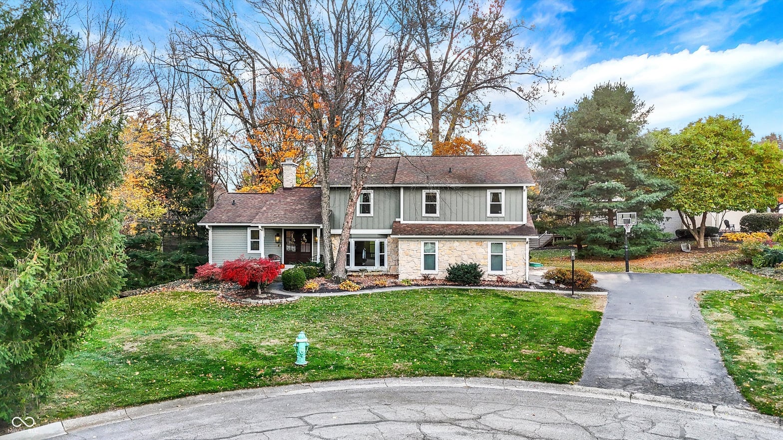 Photo of 95 Williamsburg Court, Zionsville, IN