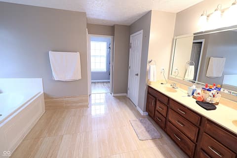 Photo of 8186 Stonelick Drive, Avon, IN