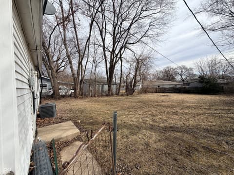 Yard at 2720 Seminole Court, Anderson, IN