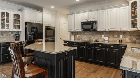 Photo of 5450 Woodfield Way, Carmel, IN