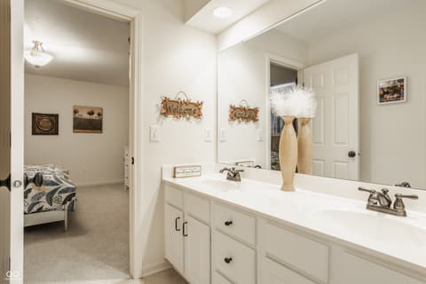 Photo of 5450 Woodfield Way, Carmel, IN