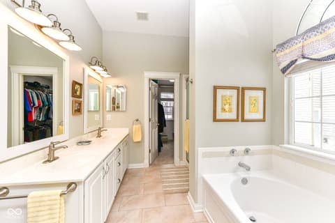 Photo of 11319 Whitewater Way, Fishers, IN